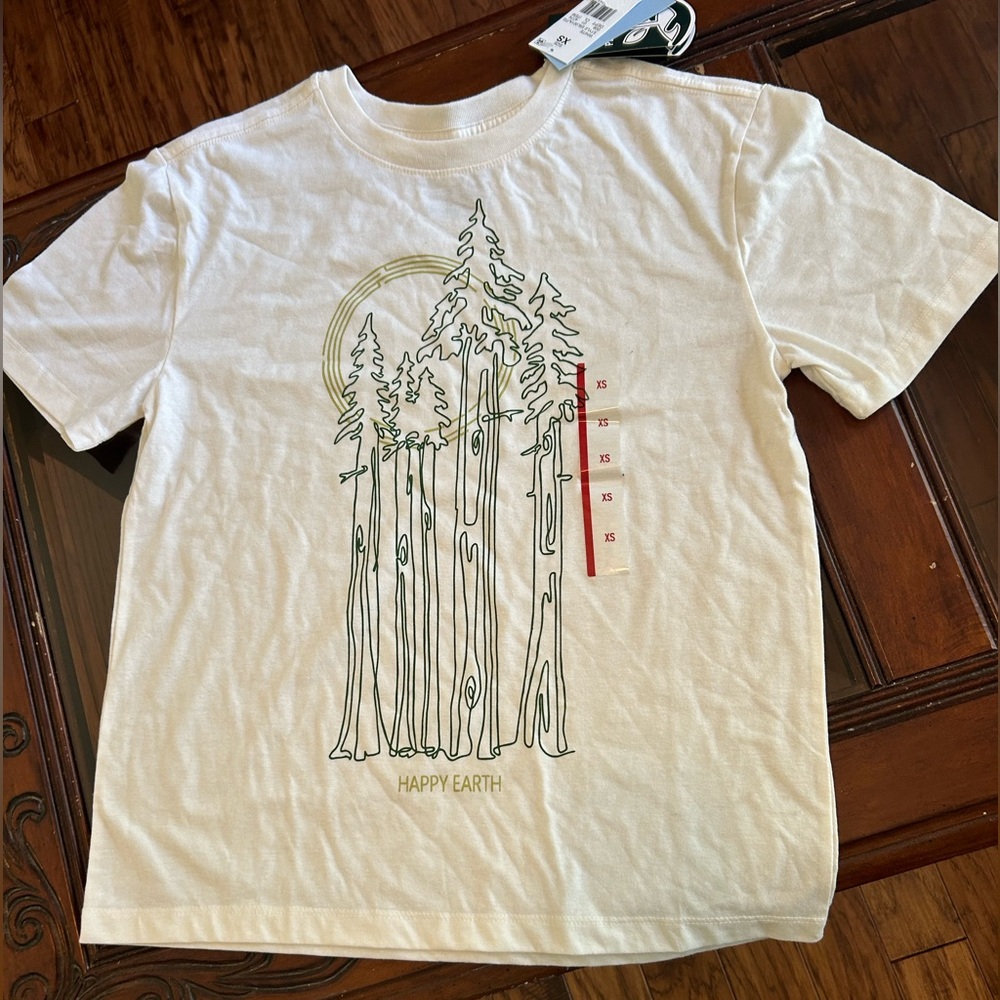 “Happy Earth” tee